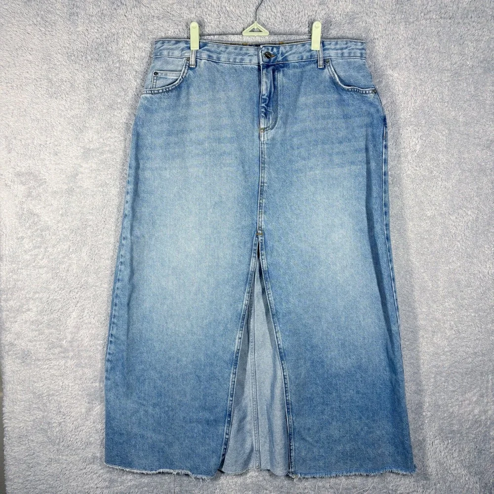 Anthropologie Pilcro Madi Front Slit Denim Maxi Skirt Sz 16 Light Wash Fray Hem